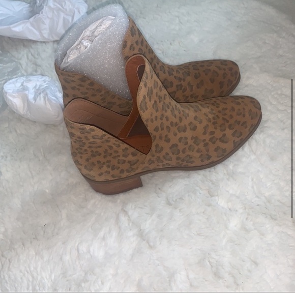 Matisse side slit suede booties - Picture 2 of 6